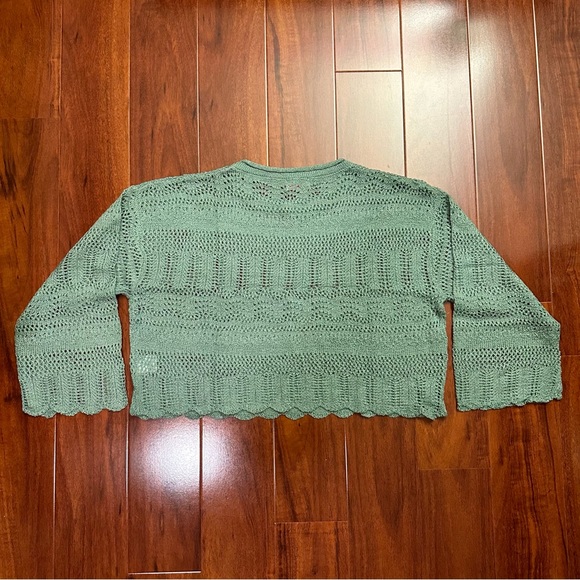 🆕 Sage Scalloped Hem Open Knit Crochet Sweater - Picture 5 of 14